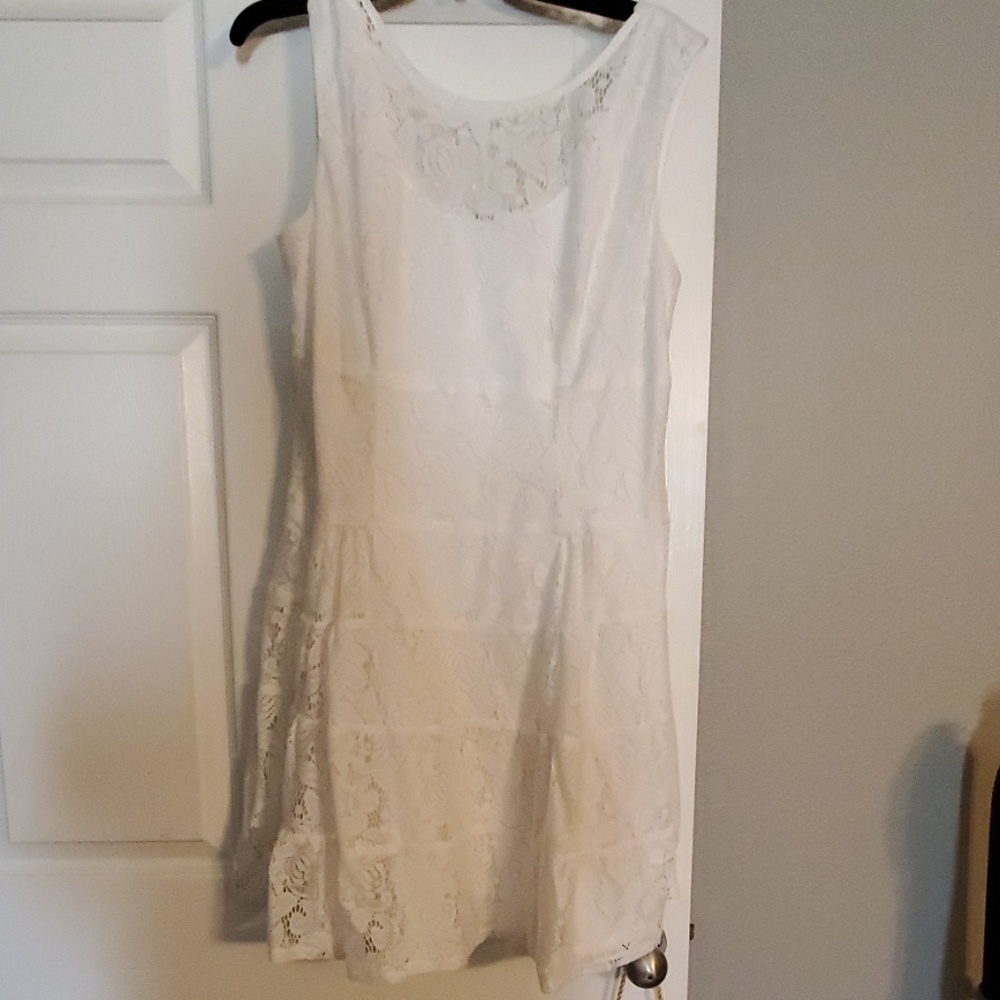 Off white/cream dress-14, sleeveless crochet flora